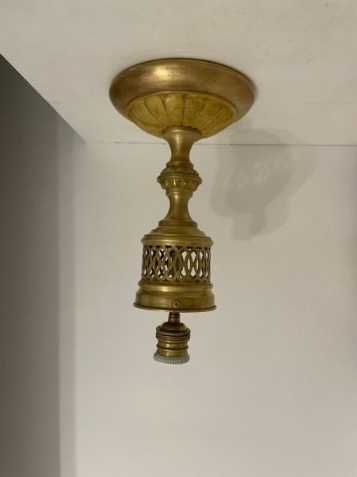 Żyrandol przedwojenny mosiężny zwis z kloszem gratis !!