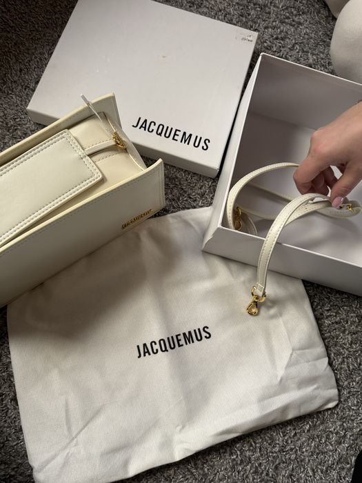 Jacquemus mleczna 26 cm