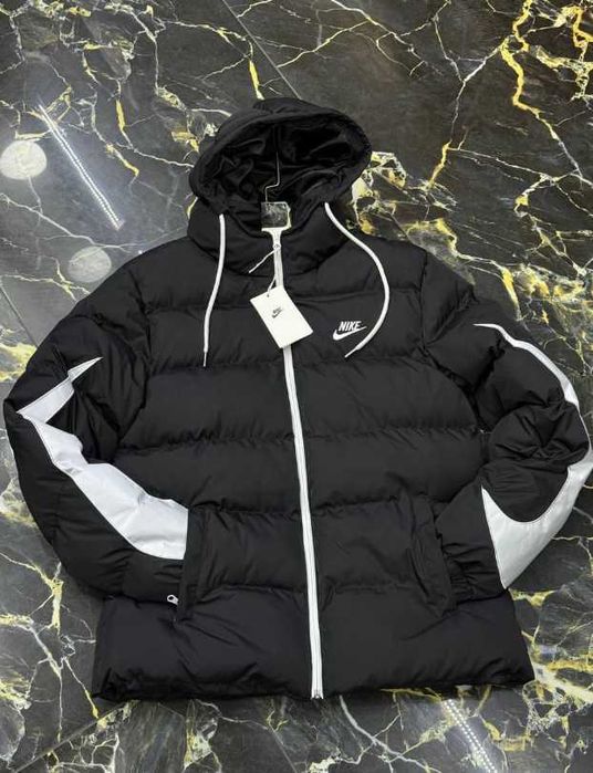 Пуховик Nike Storm Fit Черная с белым В НАЯВНОСТІ Куртка Найк ФОТО