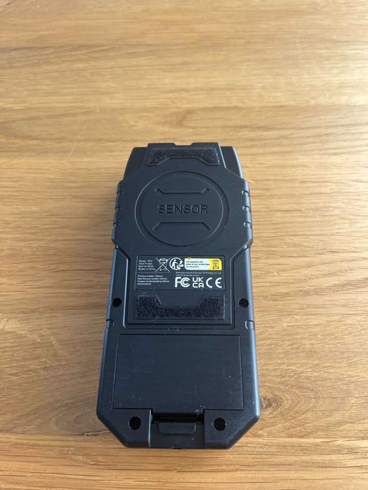 Detektor kołków HANMATEK SF1 4w1 – drewno, metal, kable AC