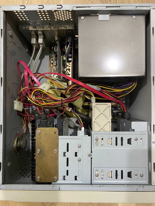 Комп'ютер в зборі Intel Pentium 4 + мультимедійне обладнання