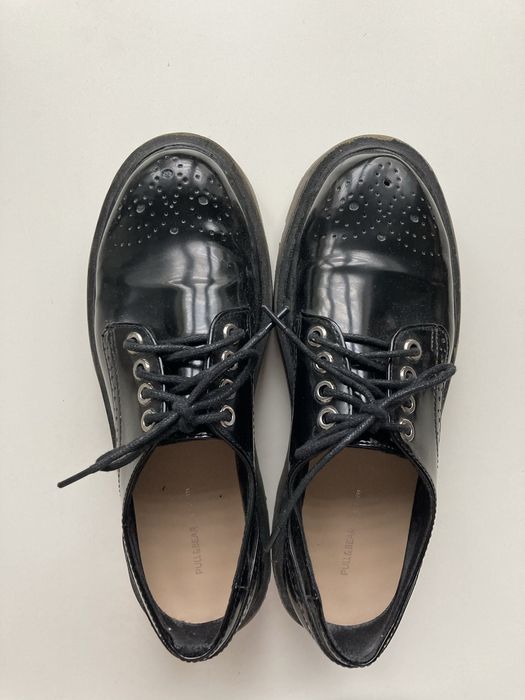 Czarne buty oxfordy Pull&Bear na platformie 38