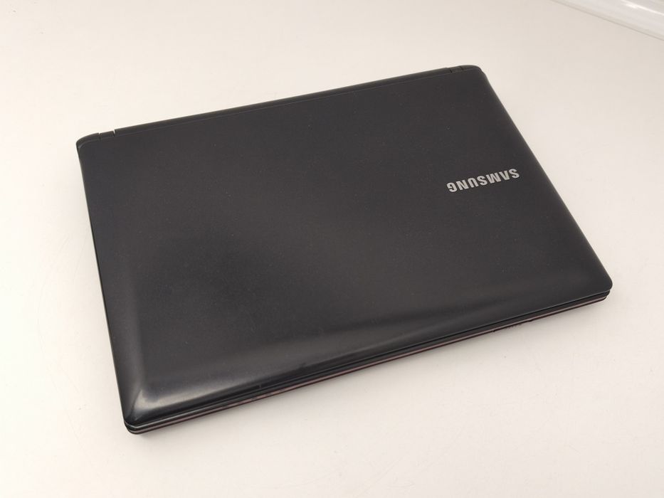 Mały laptop ultrabooki 10" Samsung windows 7