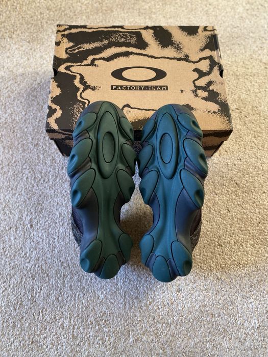 Oakley чоловічі кросівки оригінал