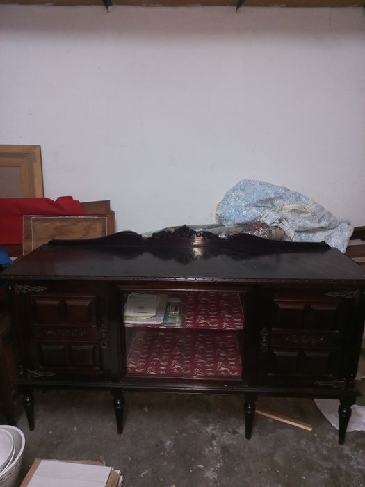 Aparador antigo em madeira