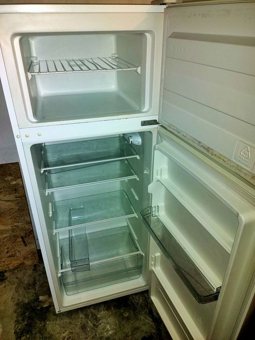 Frigorífico a funcionar perfeitamente.
Não aceito pagamento online e d