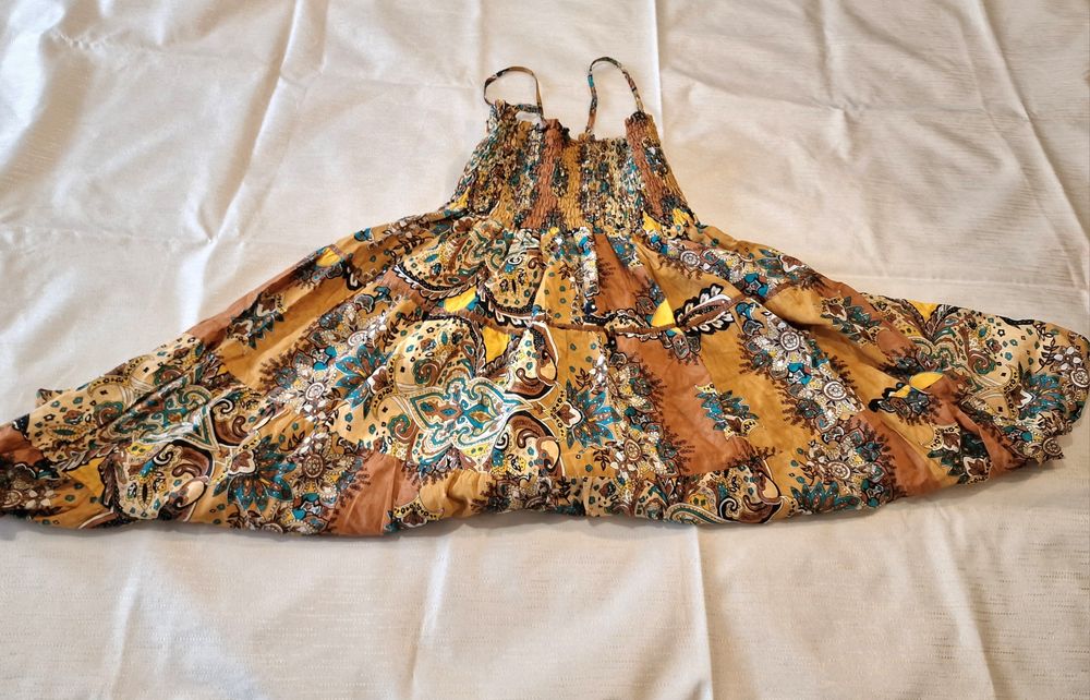 Vestido de alças. Novo. Tamanho único