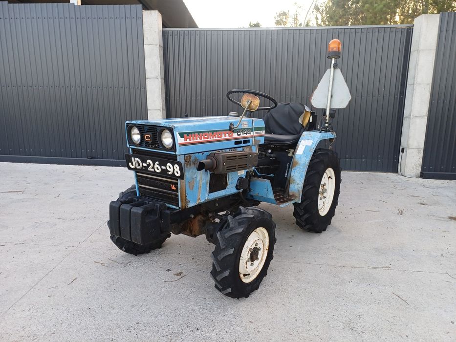 Trator hinomoto 4x4 com documentos