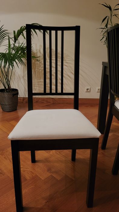 Mesa extensível e cadeiras Ikea