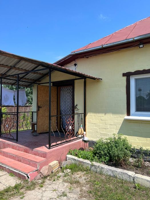 Будинок  на Дніпрі, с. Загатка