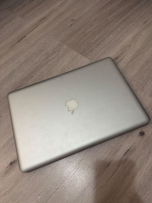 MacBook 15” 2011 i7 SSD 512gb