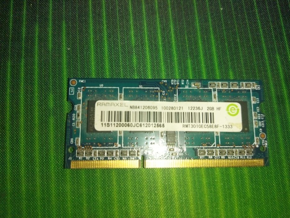 Продам плашку оперативной памяти на 2gb ddr 3
