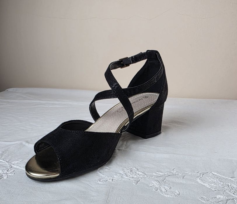 Buty na obcasie 36