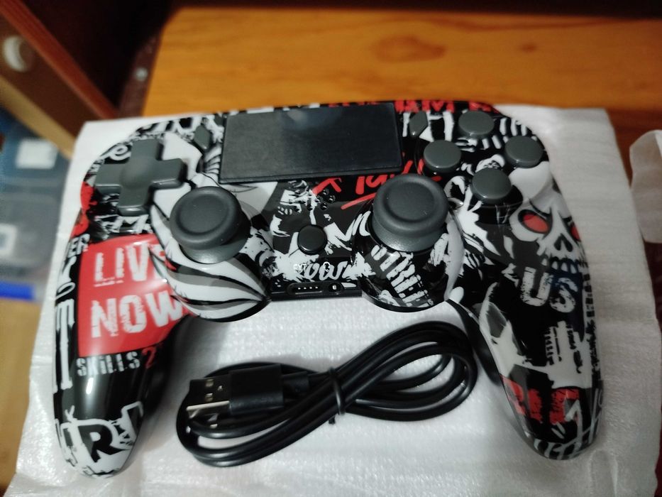 Comando NOVO PS4, PS3 e PC sem fios wireless Bluetooth, cabo incluído
