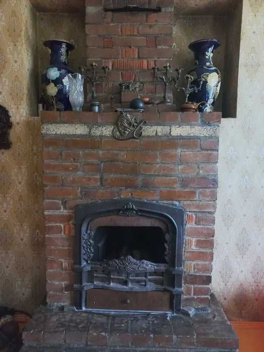 (13)Продам просторий 2-поверховий будинок в центрі с. Молодіжне.