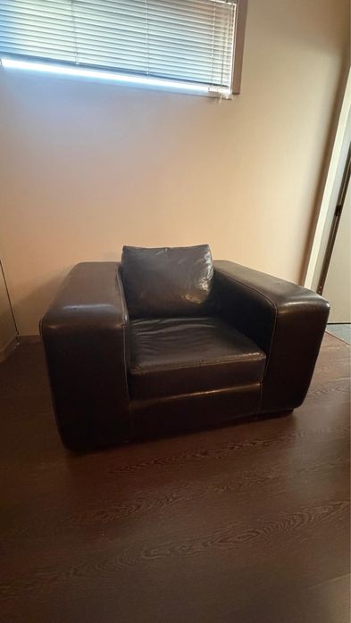 Conjunto Poltronas e Pouf de Centro