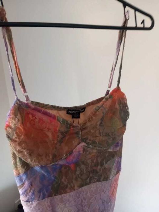 Sukienka długa koronkowa PrettyLittleThing