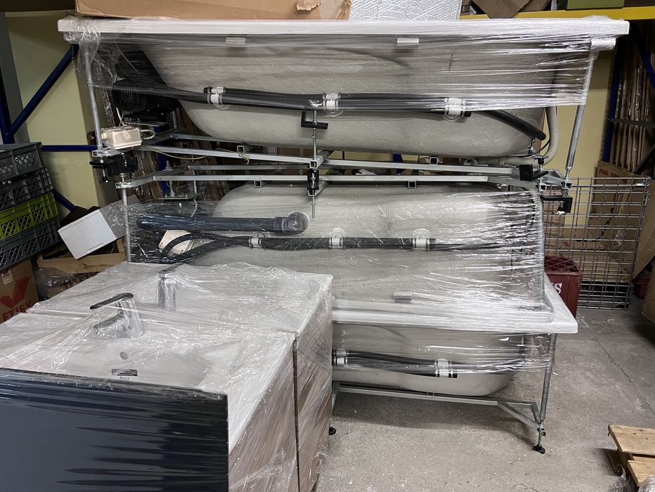 Vendo banheiras novas com hidromassagem Roca