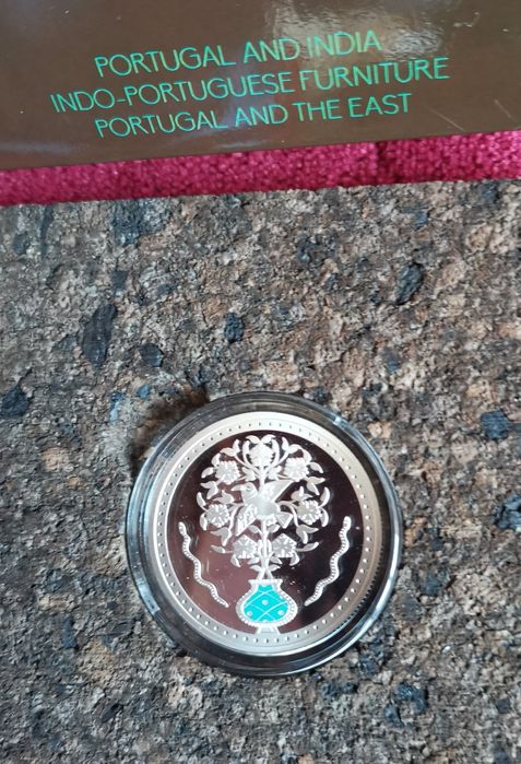 Moeda comemorativa prata proof "Mobiliário - indo português"