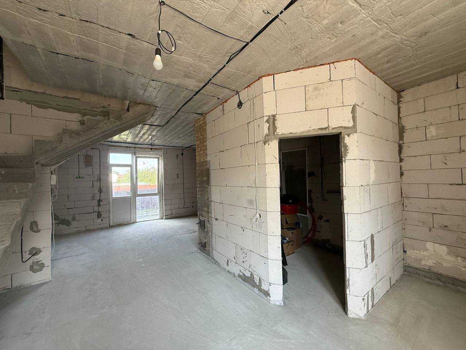 Держ Програми Таунхаус Дніпровський район вул.Садова Поруч пляж