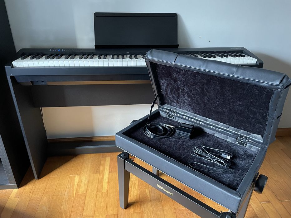 Roland FP-30X + Suporte e Pedal Roland + Banco Roland RPB-500