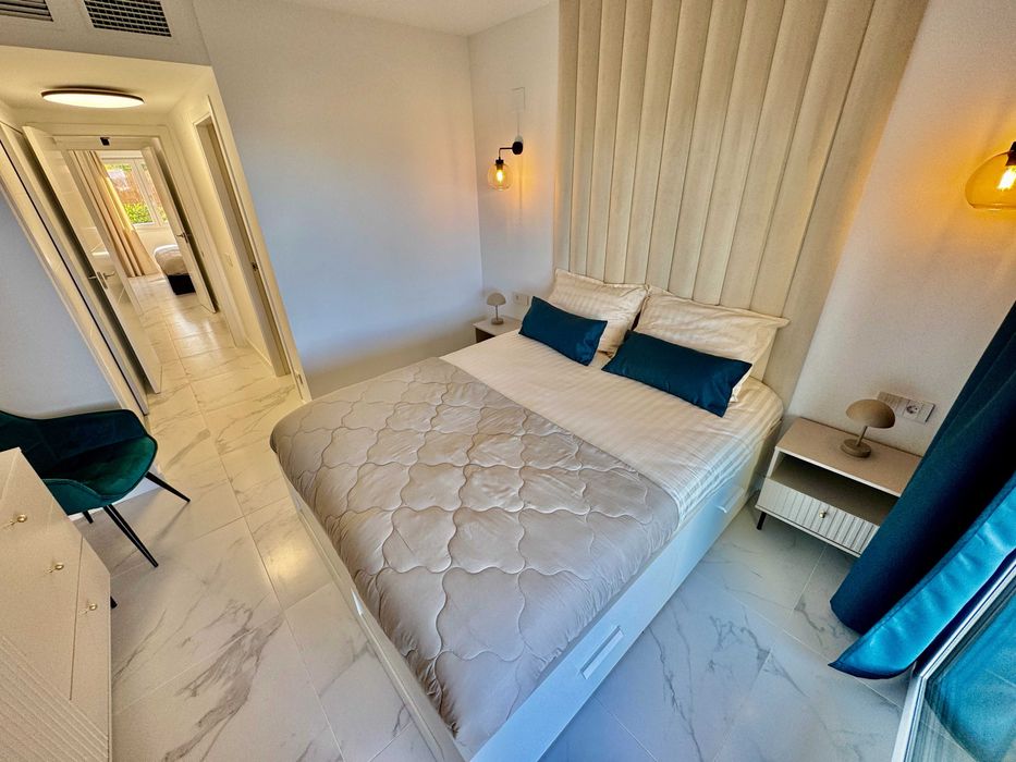 Апартаменти з 2 спальнями · 1-ша лінія моря · Три Басейни · Іспанія