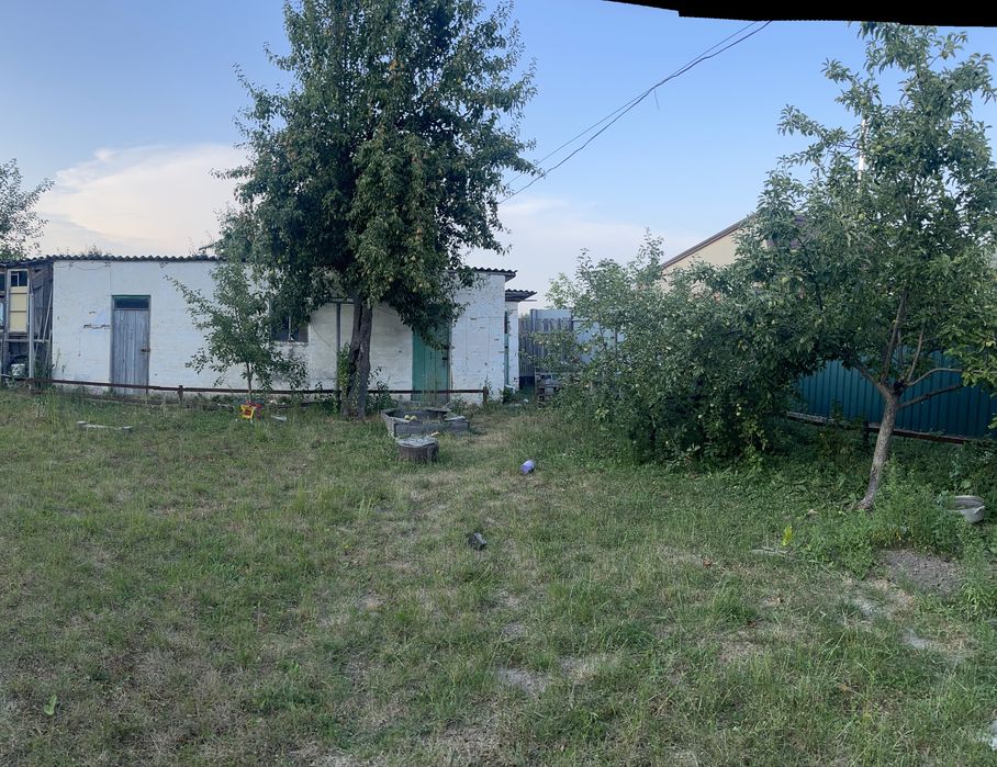 Продам будинок на 2 входи центр с. Фурси