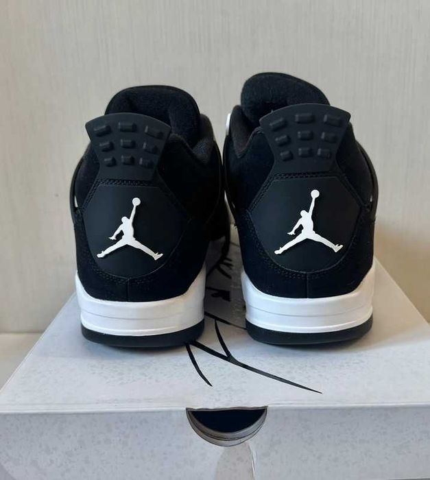 Jordan 4 Retro White Thunder R.46
