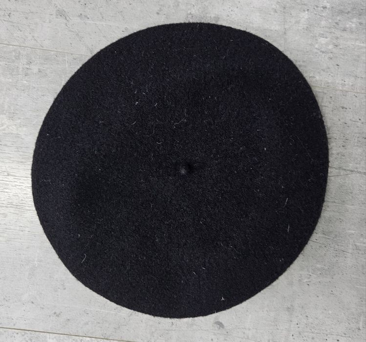 Czarny beret średnica 25cm