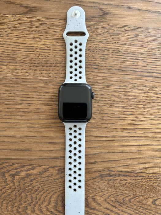 Apple Watch SE 3 (GPS + Cellular) 44mm - Aluminium