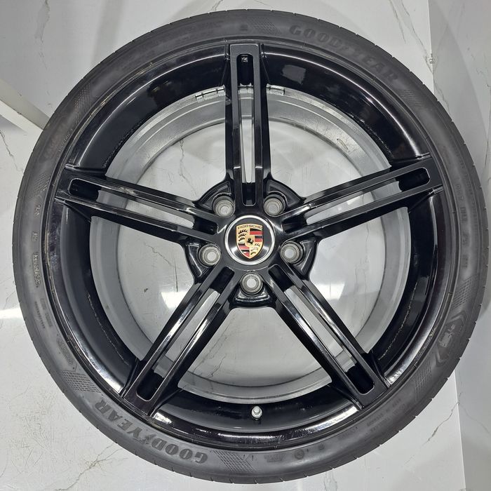 Jantes 21" Originais Porsche Taycan Turbo Mission E 5x130 com pneus
