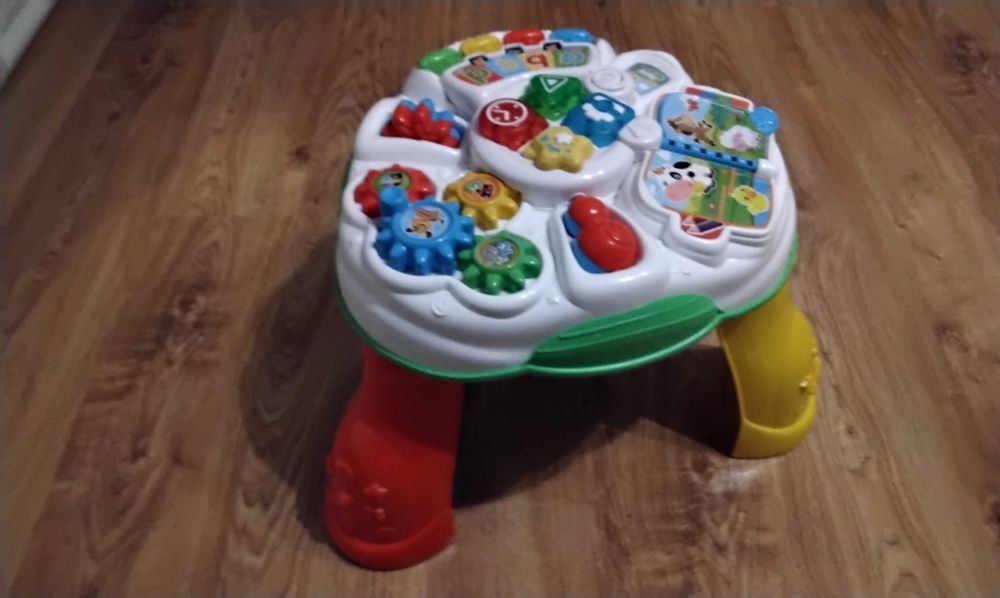 Clementoni stolik edukacyjny