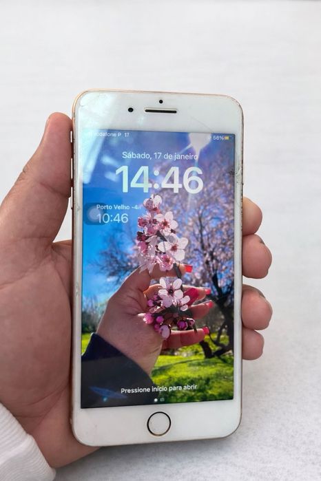 iPhone 8 Plus 64 GB
