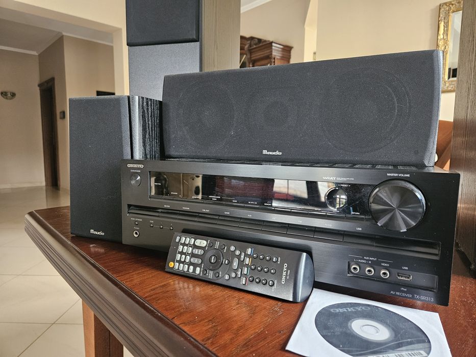 Kino domowe amplituner ONKYO głośniki M-audio 520 W