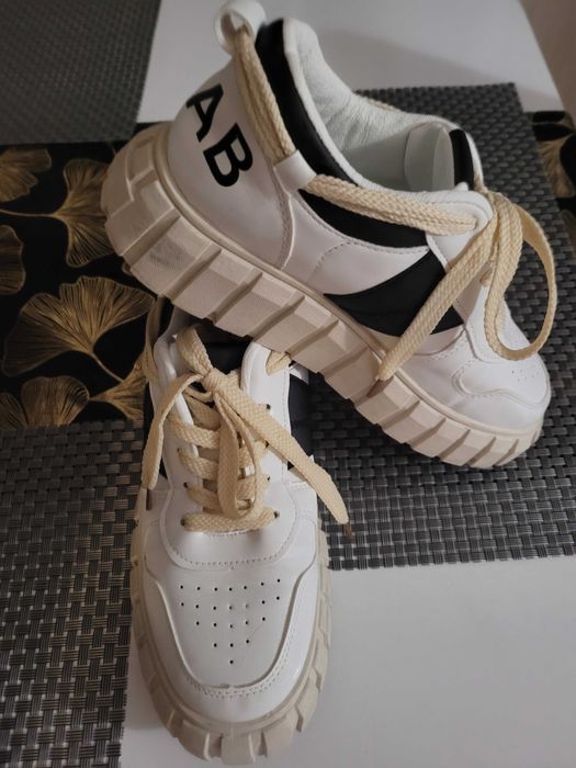 Super buty rozm.40