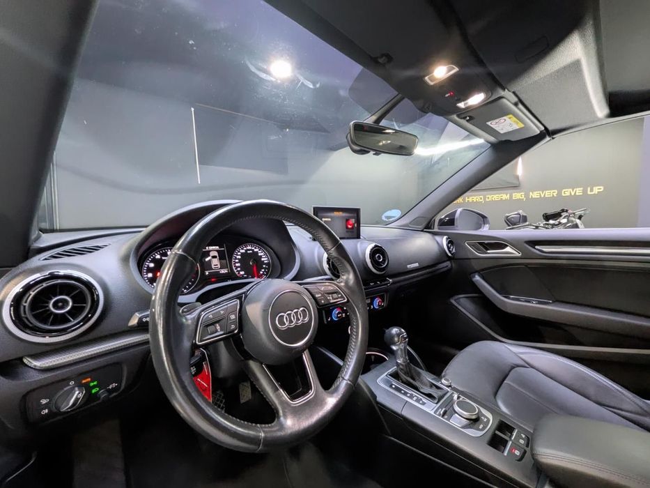 Audi A3521703364976322562