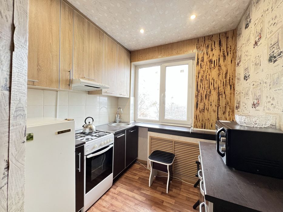 Продам 2 кімнатну квартиру з ремонтом вул. Каденюка 8А (Танкопія)