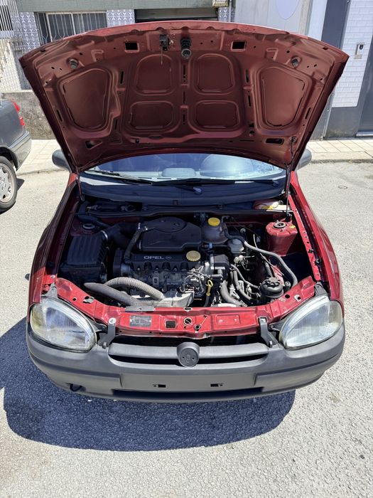 Opel Corsa B com revisão feita ha menos de 2 meses