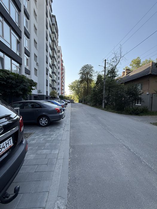 Продається фасадне приміщення в центрі Івано - франківська 96м2