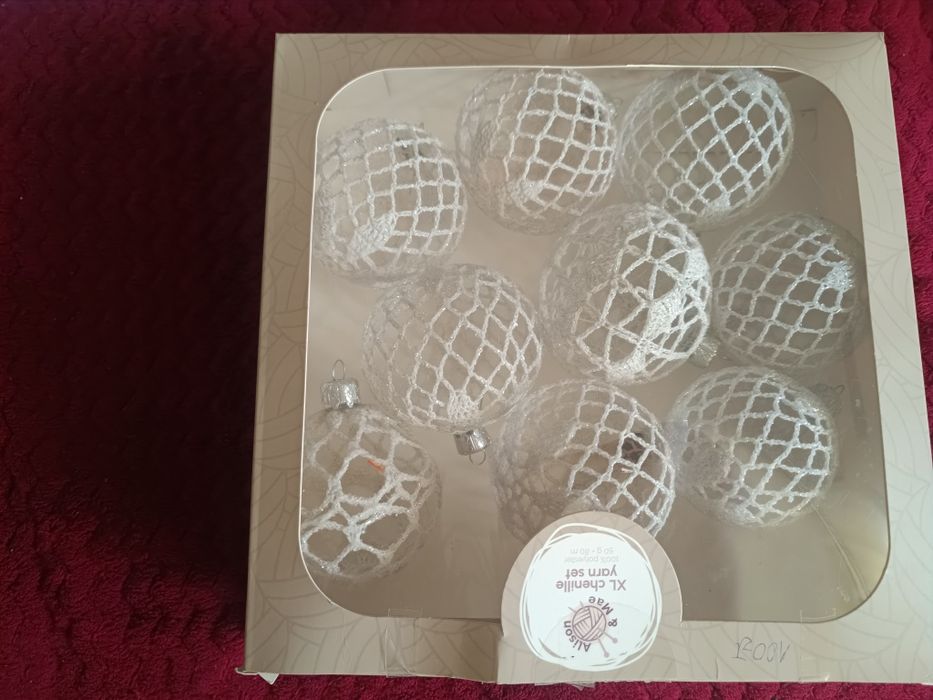 Zestaw bombek na szydełku