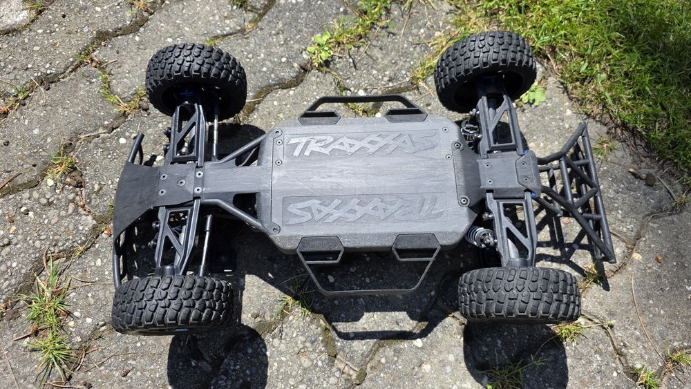 Traxxas Slash 4x4 Ultimate + 3x LiPo 3S + ładowarka
