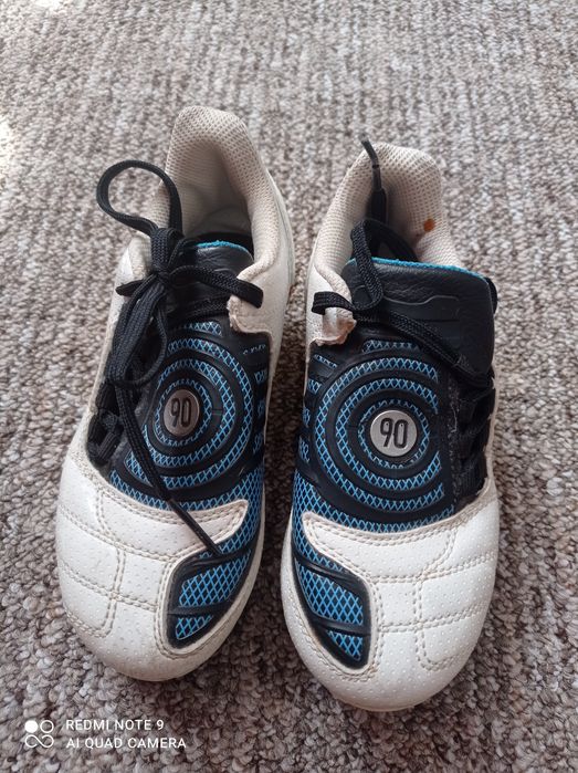 Бутсы футбольные