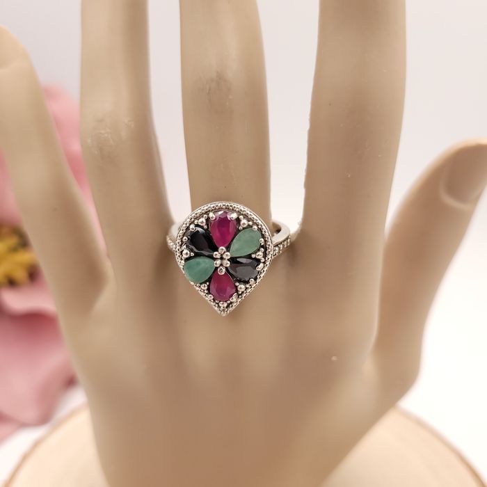 Srebrny pierścionek pr 925 z naturalnymi kamieniami