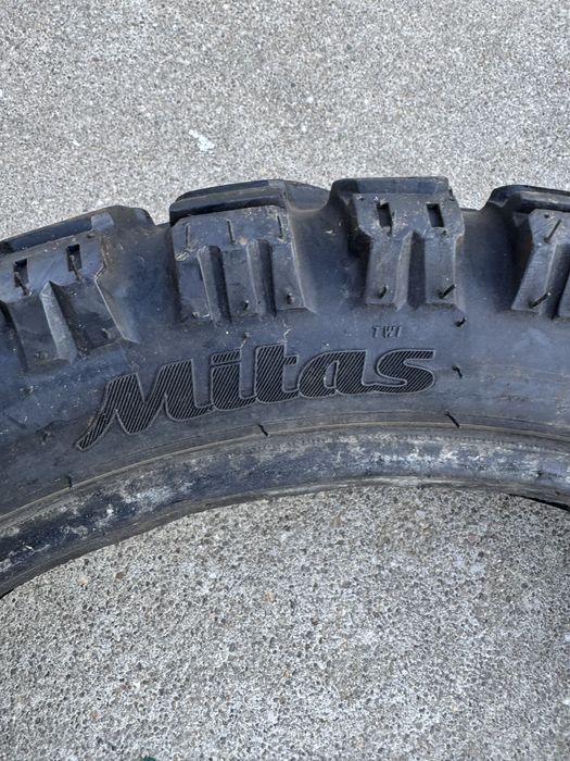 Pneus moto 130/80/18 e 90/90/21