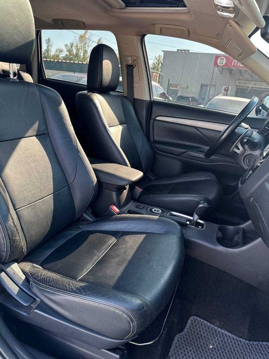 Mitsubishi Outlander 2012 2.4 газ/бензин, обмін [Перший внесок від 20%]