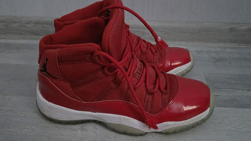Кросівки  Air Jordan 11 Retro Red 378037-623