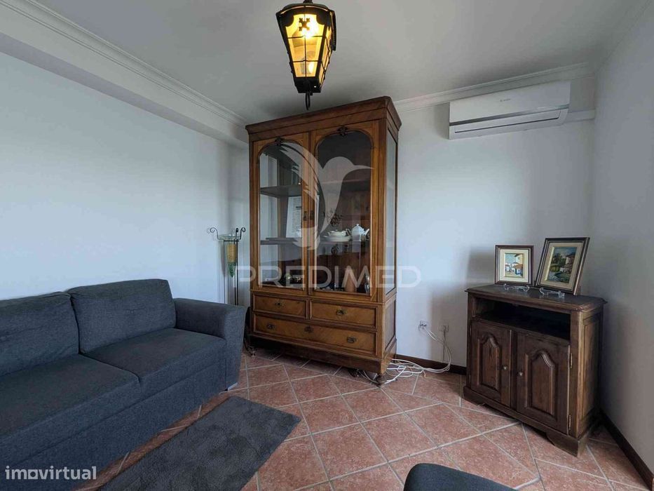 Apartamento T2 mobilado, vista de rio, arrendamento anual