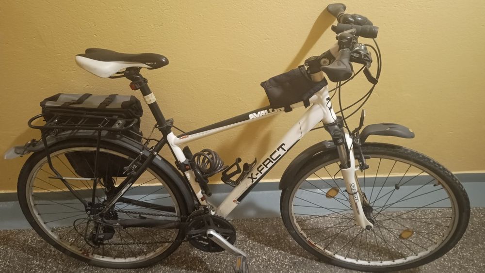 Rower trekkingowy 28 cali, Roz. M, Rower wymaga wymiany niektórych