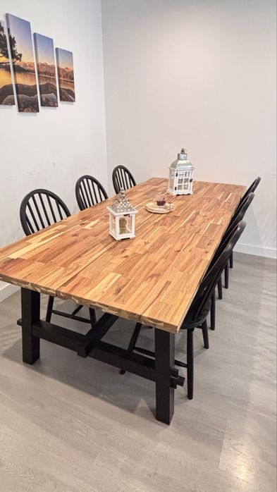 Conjunto mesa com 6 cadeiras - Como novo -