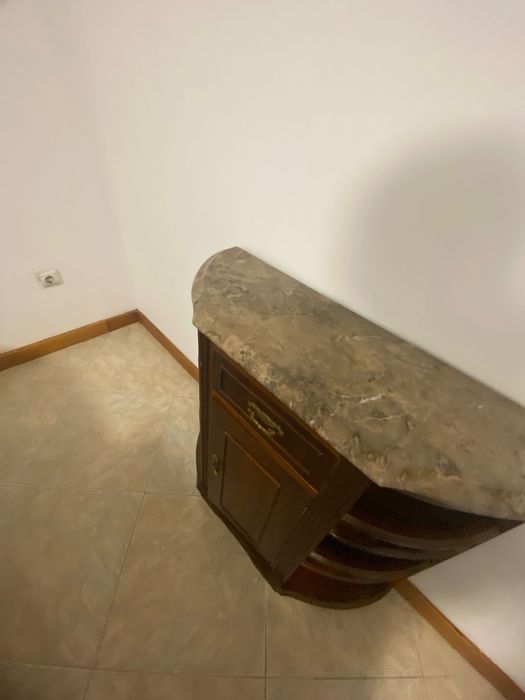 Armário madeira antigo